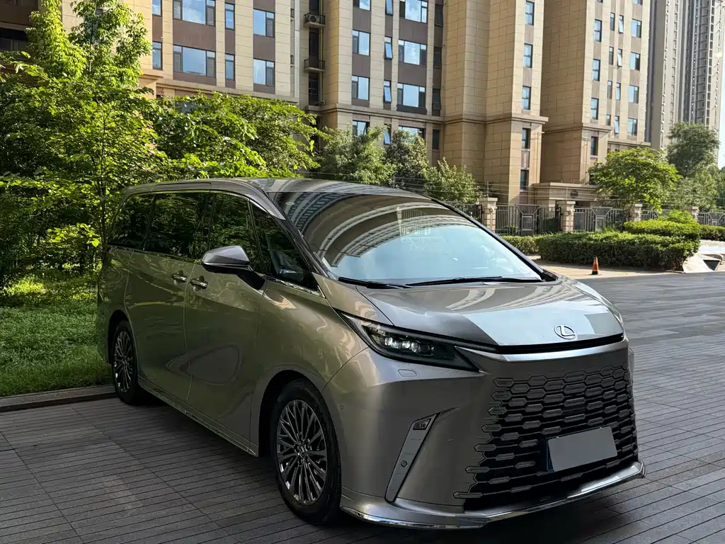 Lexus LM — миниатюра 4