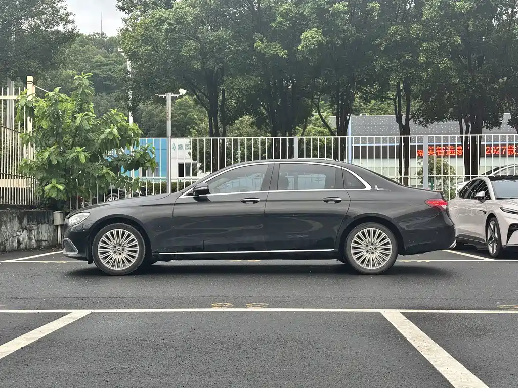 Mercedes-Benz E-Class — миниатюра 3