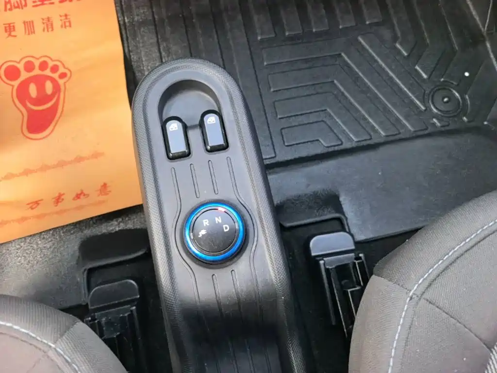 Wuling MINIEV — миниатюра 14