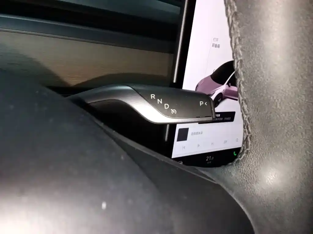Tesla Model 3 — миниатюра 15
