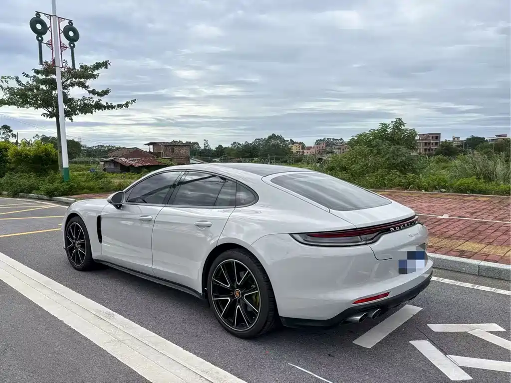 Porsche Panamera — миниатюра 3