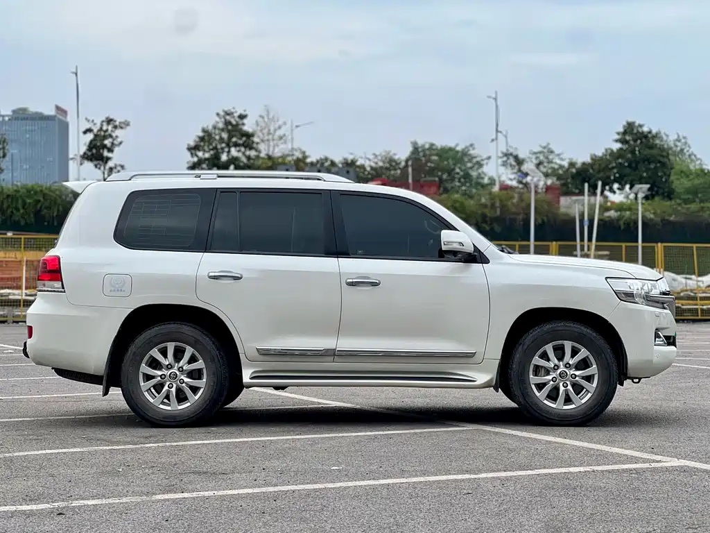 Toyota Land Cruiser — миниатюра 4