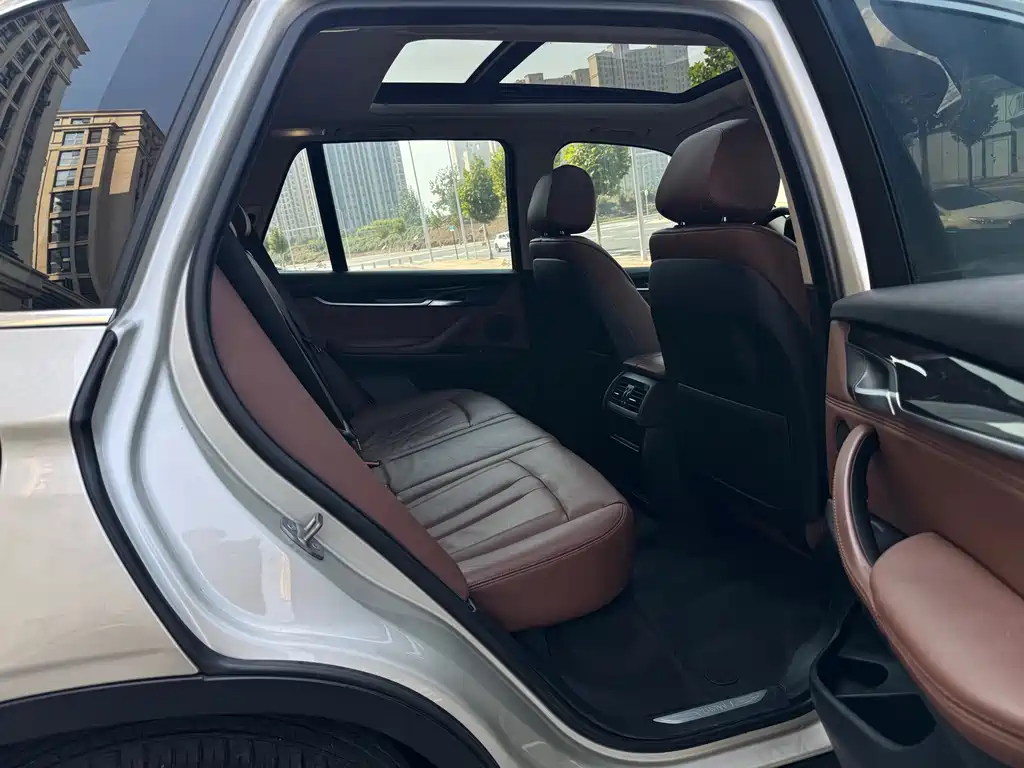 BMW X5 (Import) — миниатюра 17