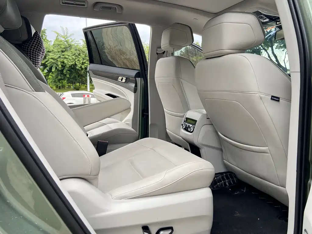 Ford Equator — миниатюра 8