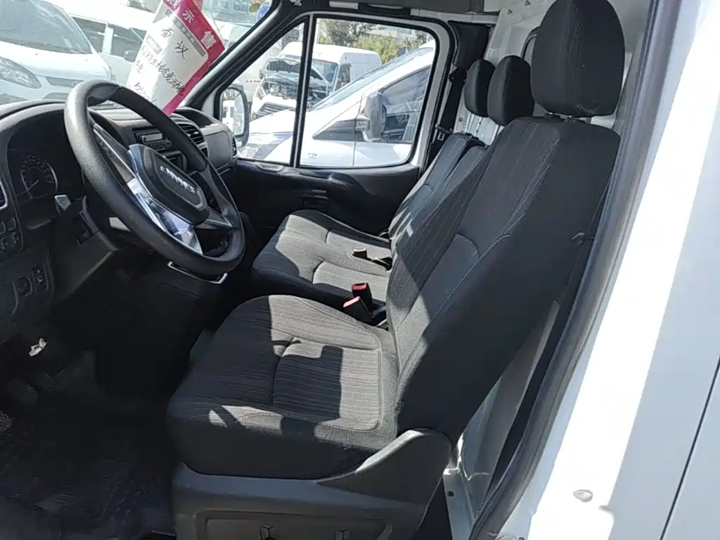 JMC Tesla — миниатюра 15