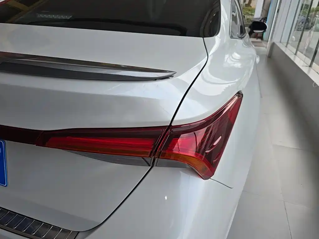 Toyota Avalon — миниатюра 8