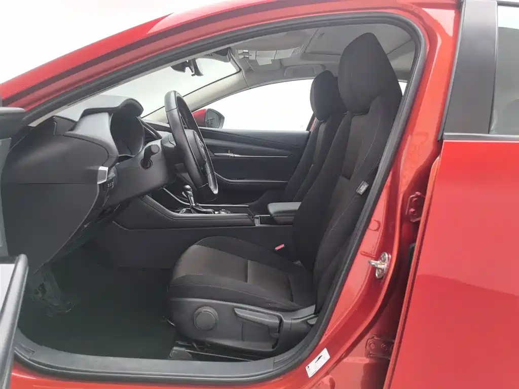Mazda Mazda3 3 2020 2.0L AT