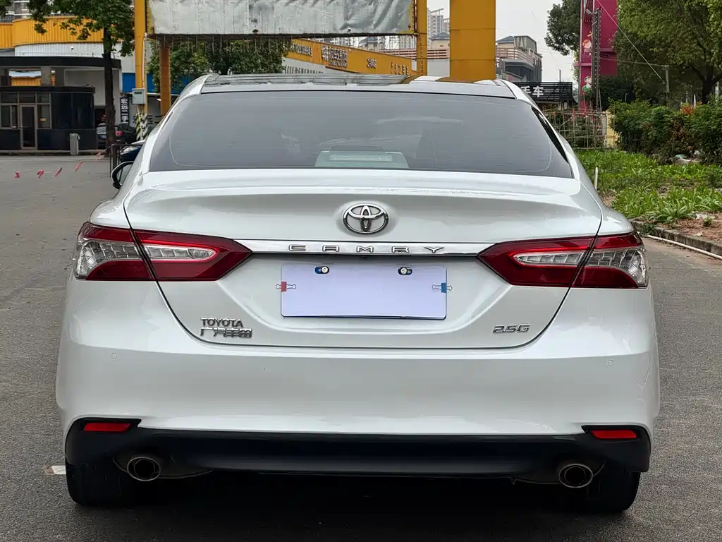 TOYOTA CAMRY