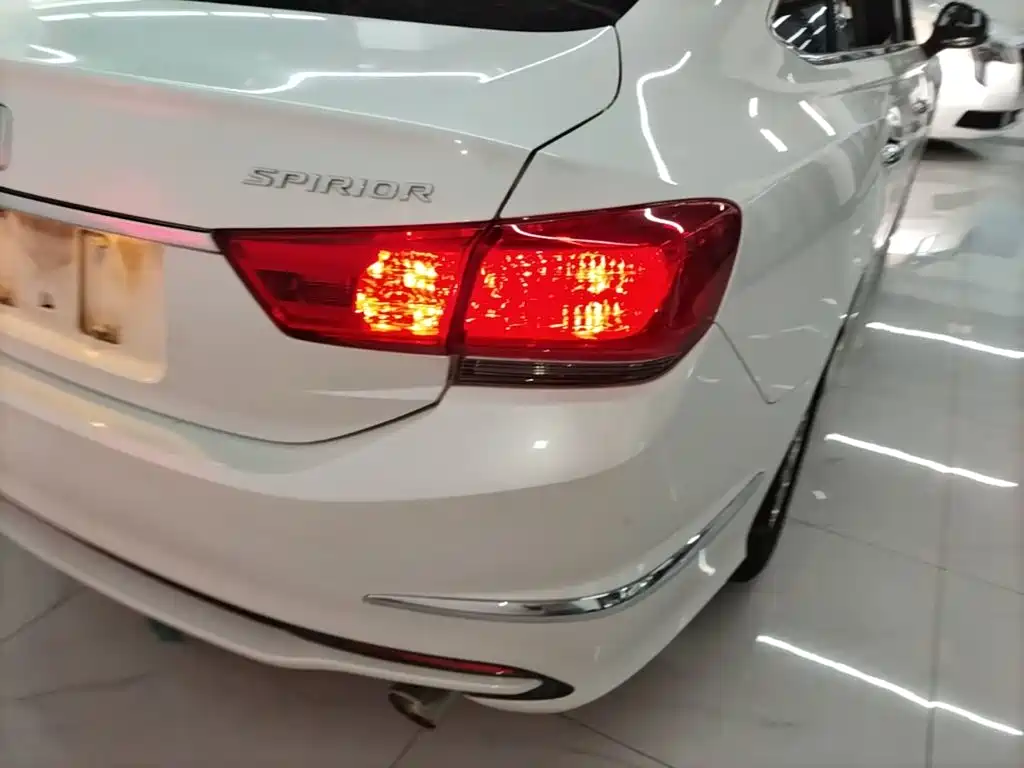Honda Spirior — миниатюра 8