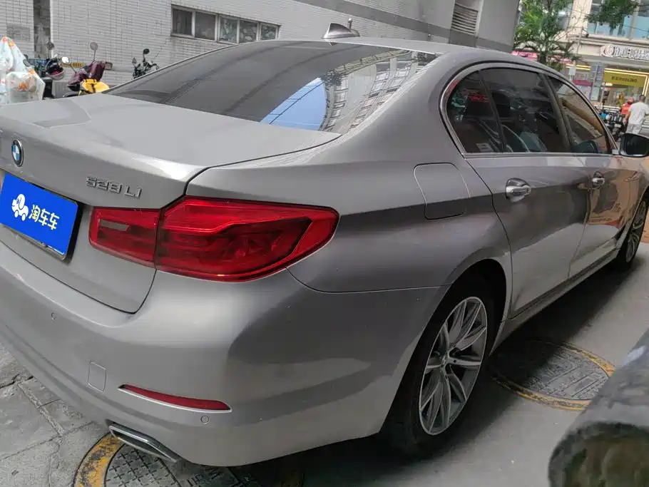 BMW 5 Series — миниатюра 3
