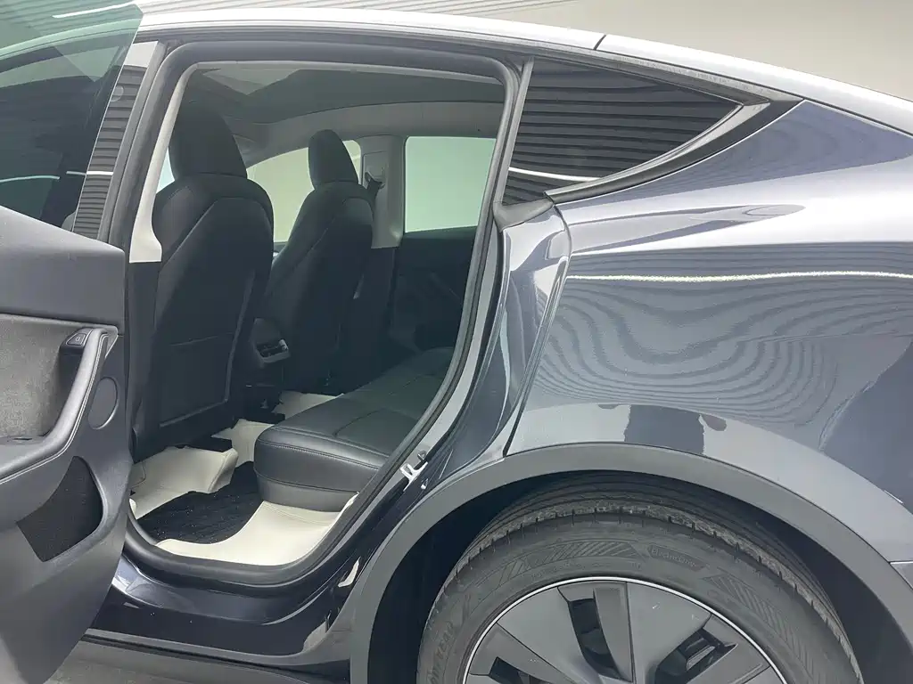 Tesla Model Y — фотографии объявления, Фото 17