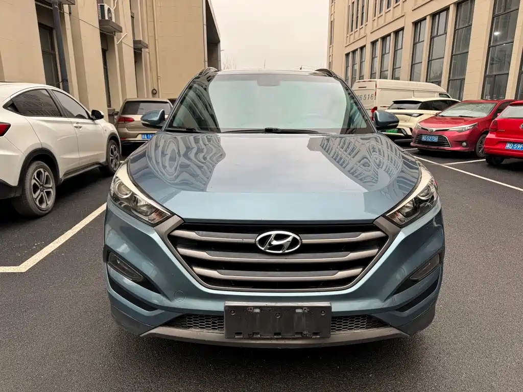HYUNDAI TUCSON