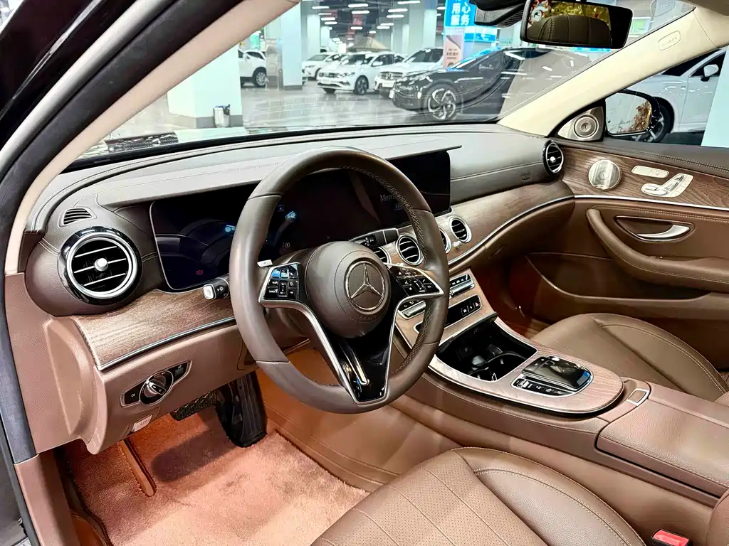 MERCEDES-BENZ E CLASS