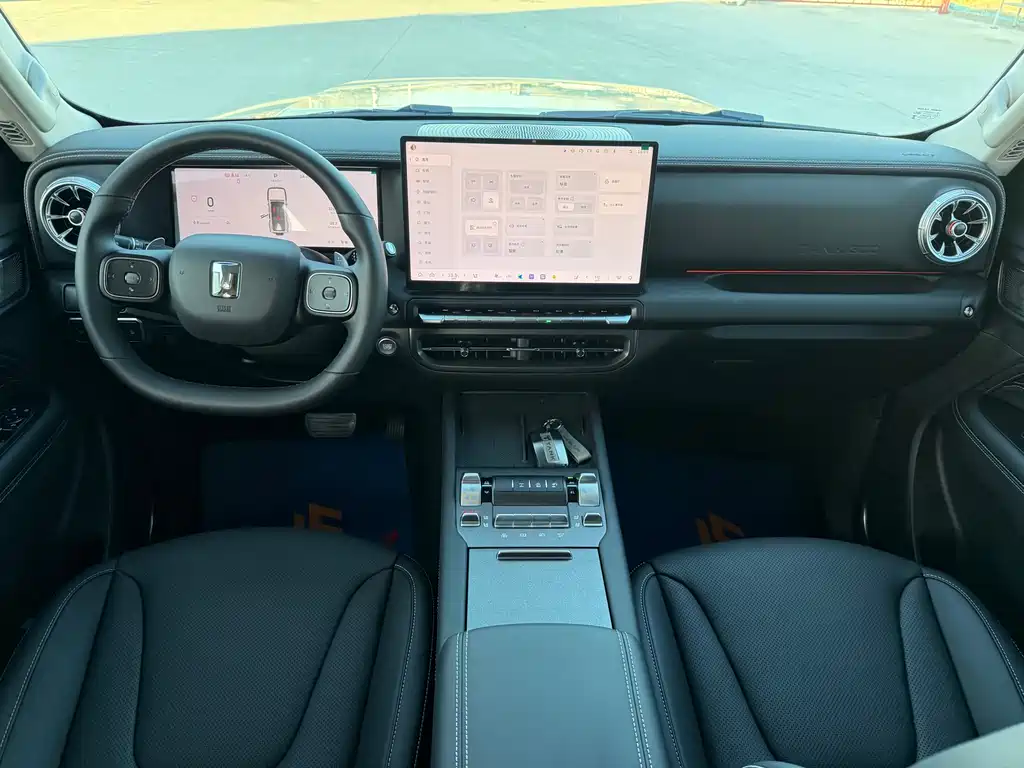 TANK TANK 300 NEW ENERGY