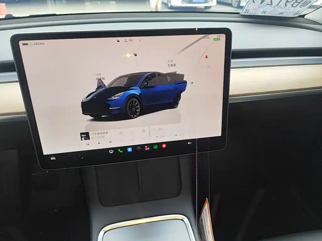Tesla Model Y — миниатюра 13