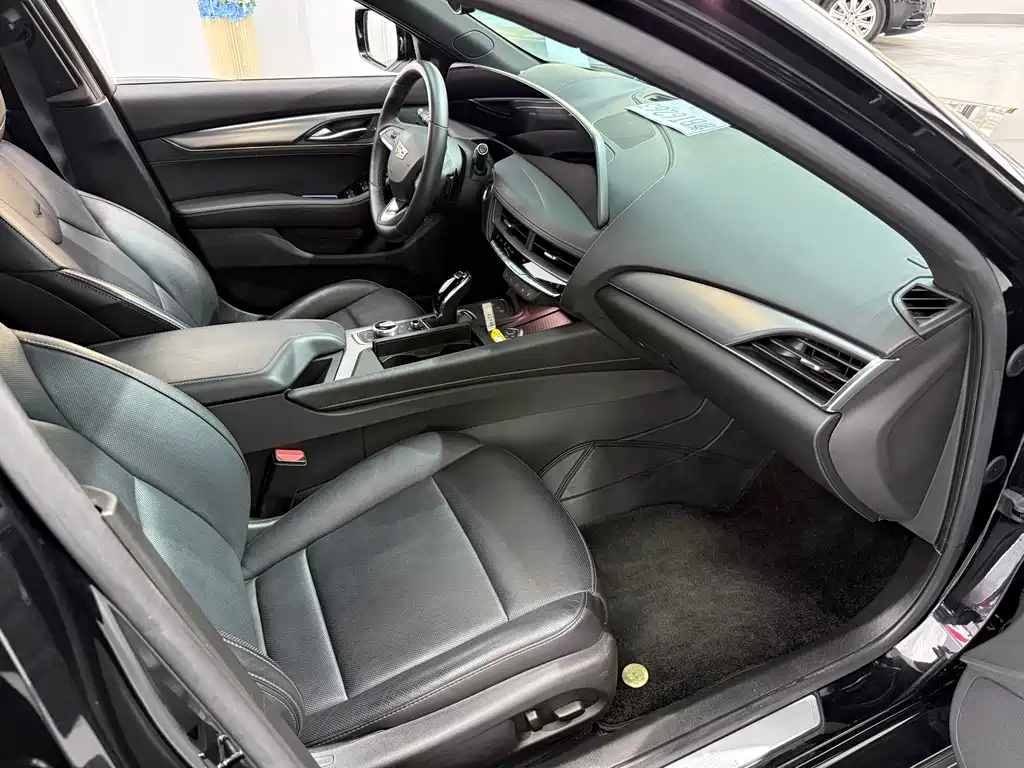 Cadillac CT5 — миниатюра 12