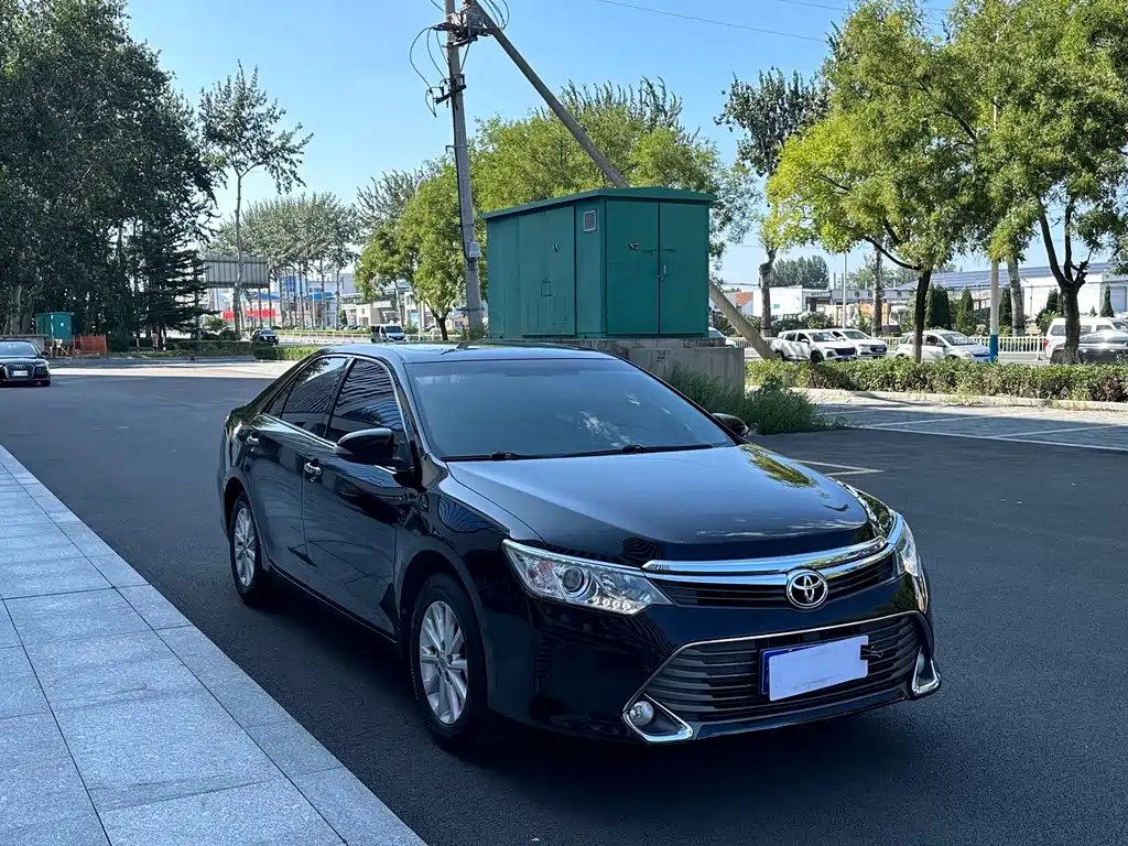 Toyota Camry — миниатюра 3