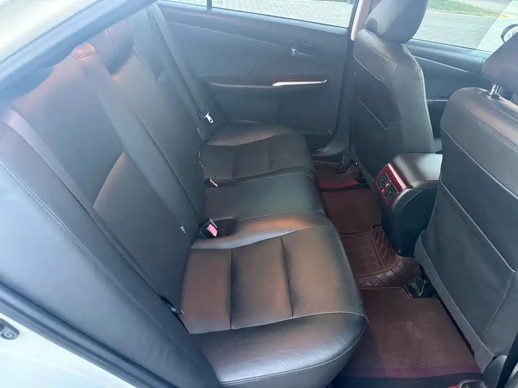 Toyota Camry — миниатюра 14