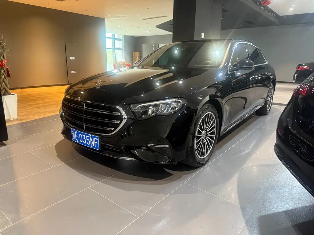 Mercedes-Benz E-Class — миниатюра 2