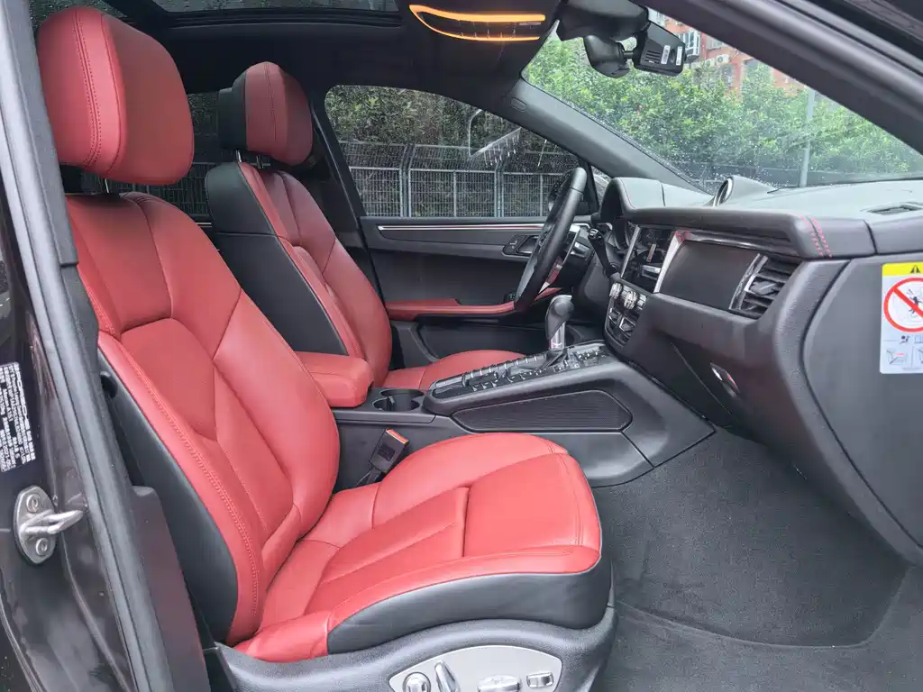 Porsche Macan — миниатюра 13