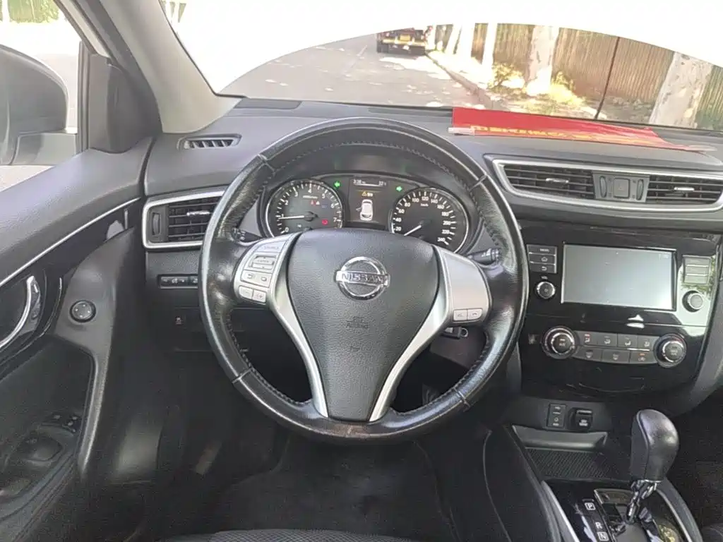 Nissan Qashqai — миниатюра 11