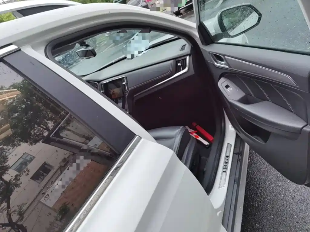 Roewe RX5 — миниатюра 9