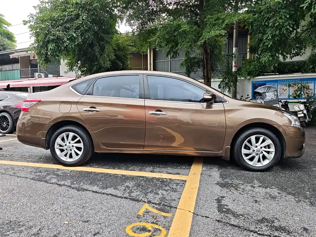 Nissan Sylphy 2012 1.8XL CVT Luxury