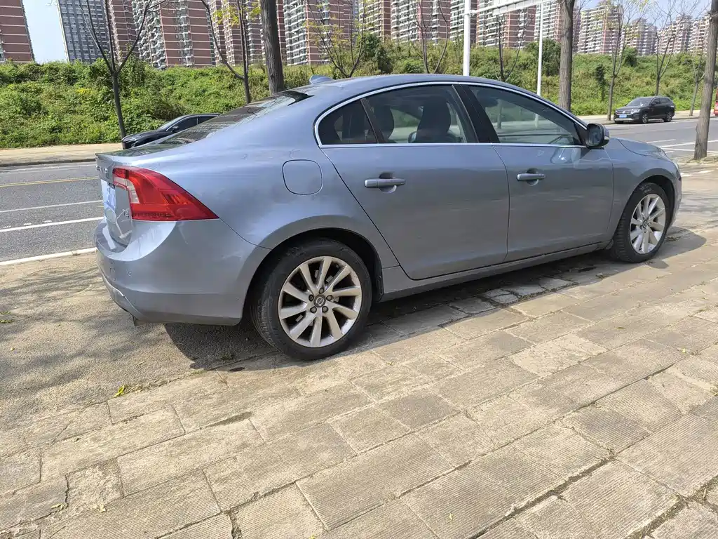 Volvo S60 — миниатюра 4