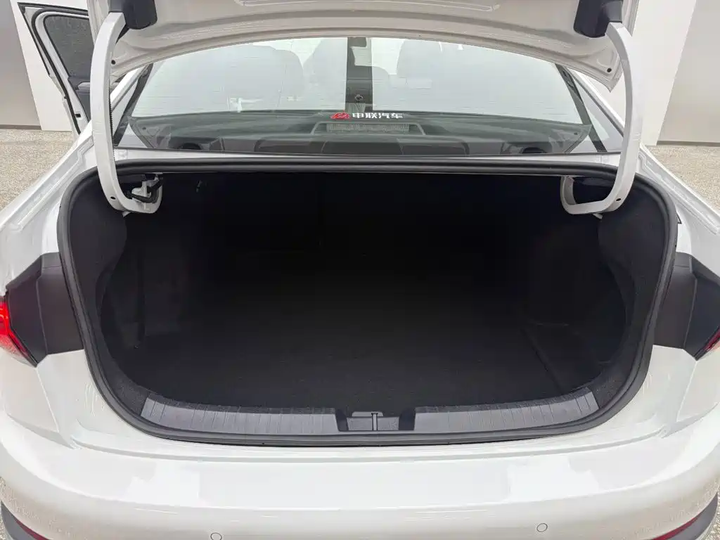 Volkswagen Sagitar — миниатюра 6