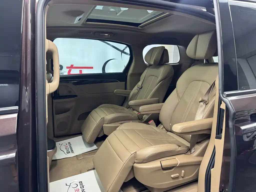 Buick GL8 — миниатюра 12