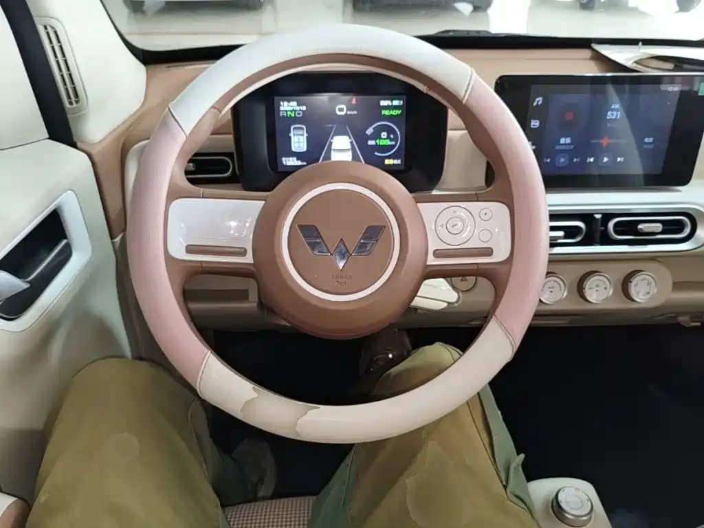 Wuling MINIEV — миниатюра 11
