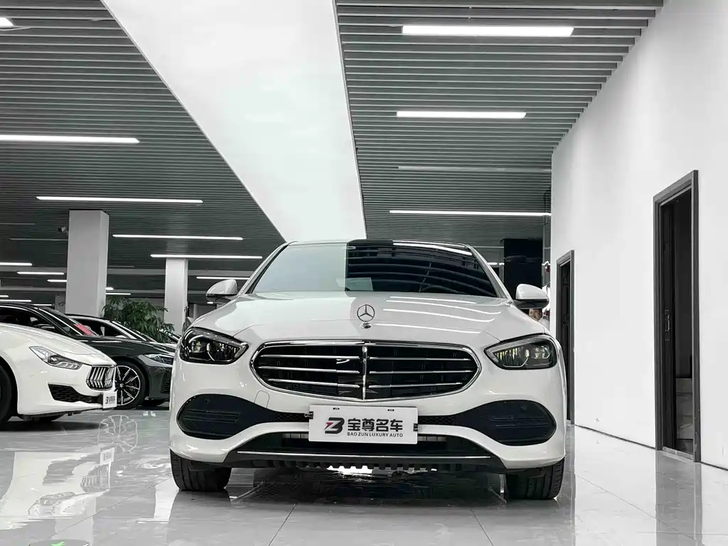 Mercedes-Benz C-Class — миниатюра 2