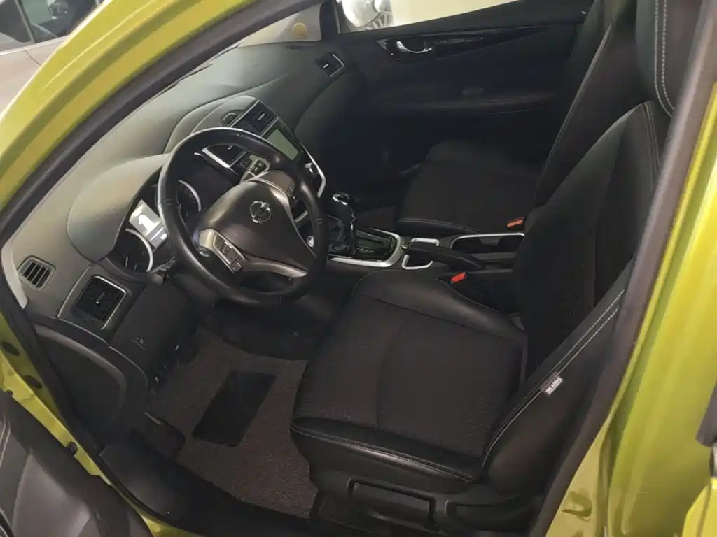 Nissan Tiida — миниатюра 15
