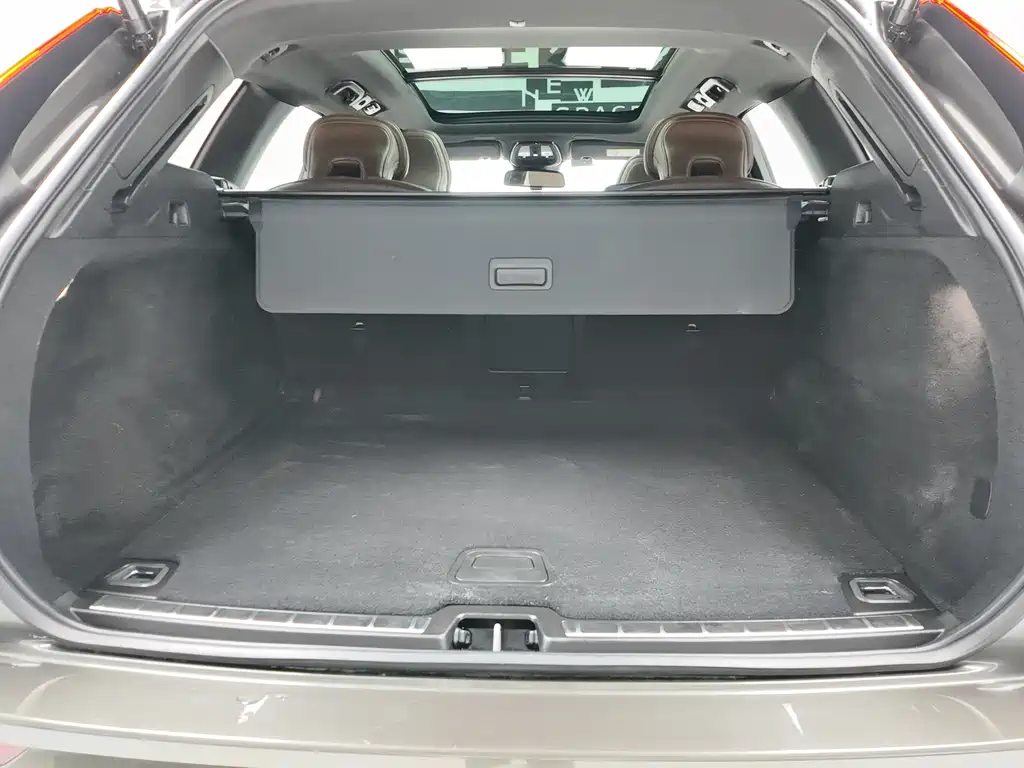 Volvo XC60 2022 B5 Luxury
