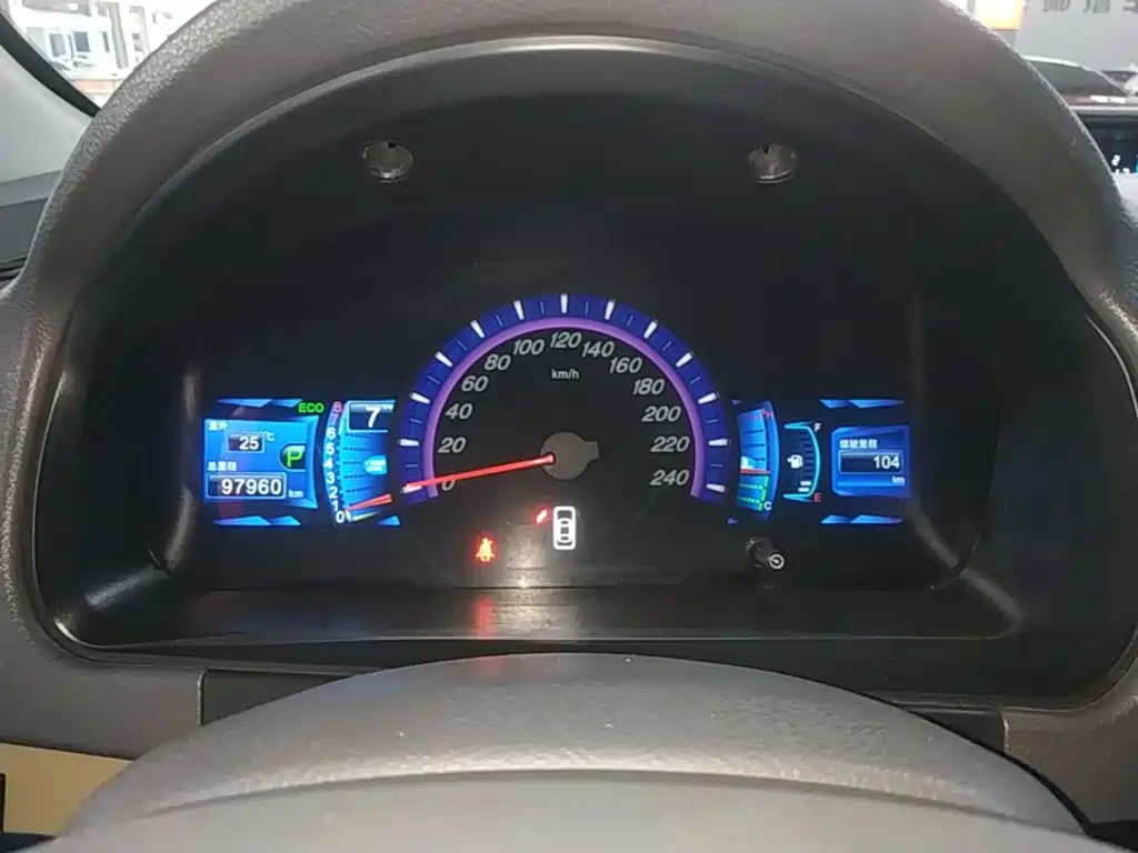 BYD M6 — миниатюра 12