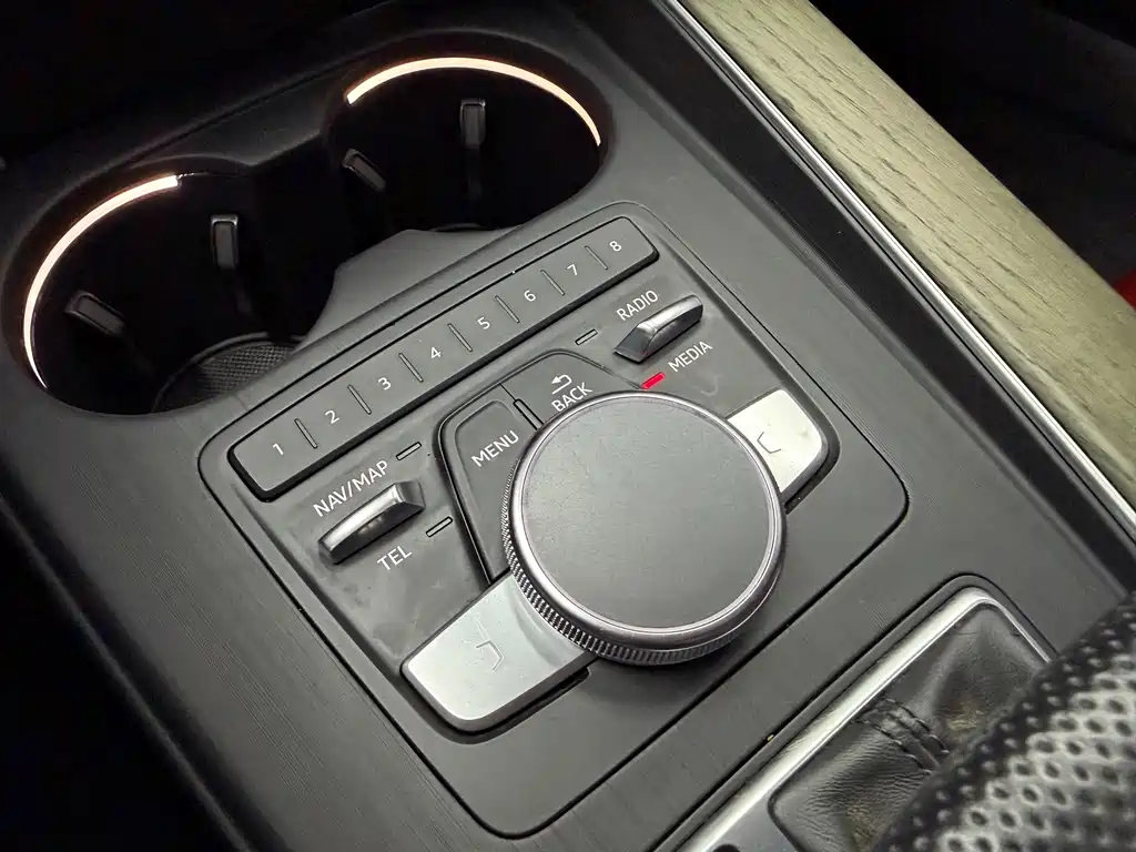 Audi A4L — миниатюра 16