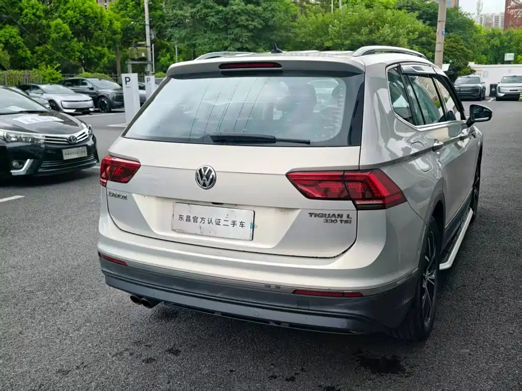 Volkswagen Tiguan L — миниатюра 2
