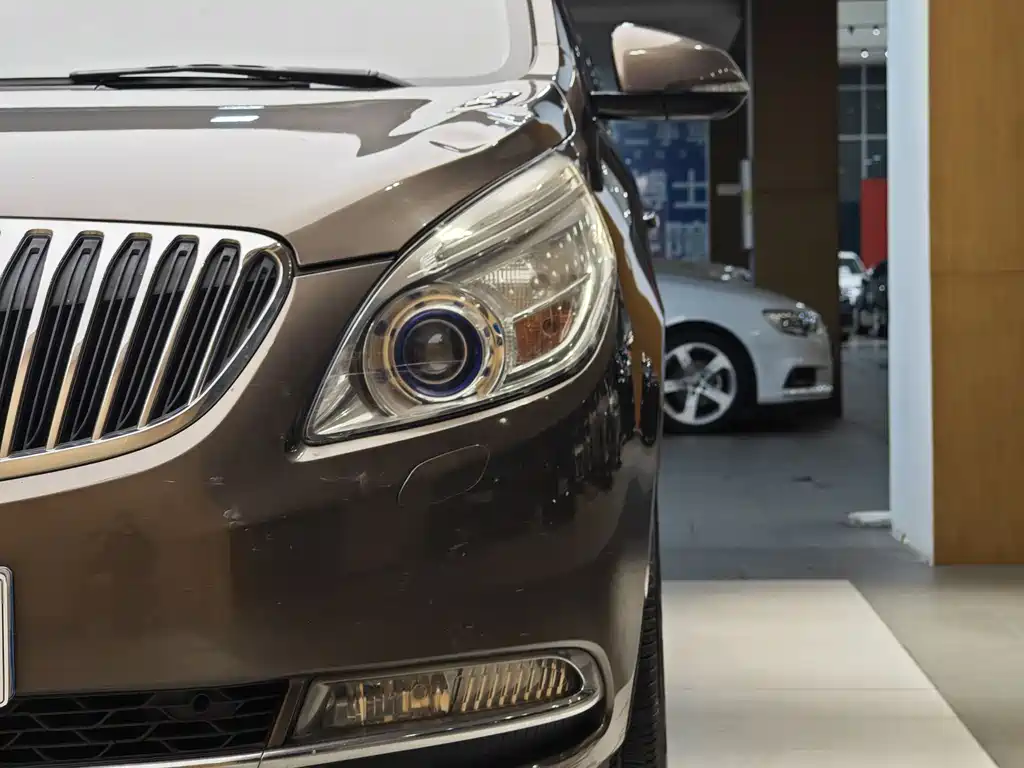 Buick GL8 2013 3.0L XT Luxury Flagship