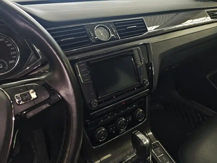Volkswagen Passat — миниатюра 13