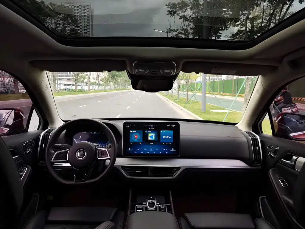 BYD Tang New Energy — миниатюра 6