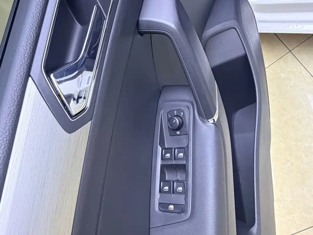 Volkswagen Touran — миниатюра 9
