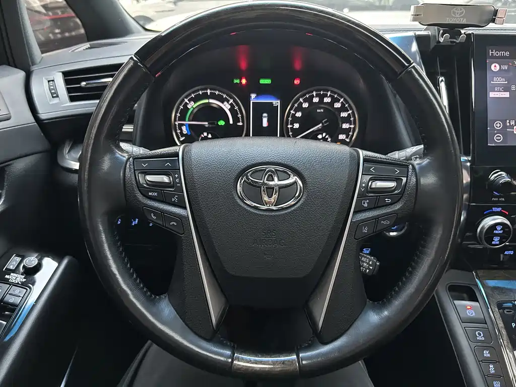 Toyota Vellfire — миниатюра 24