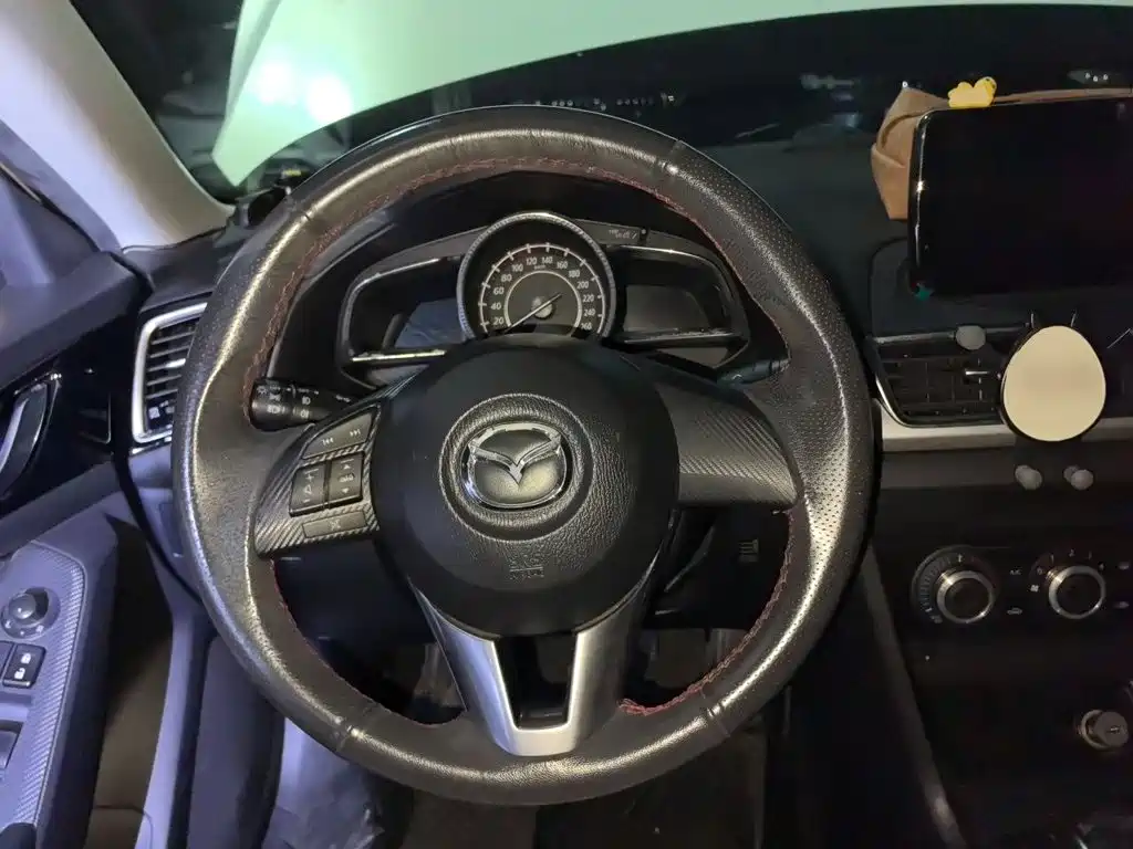 Mazda 3 Axela — миниатюра 11