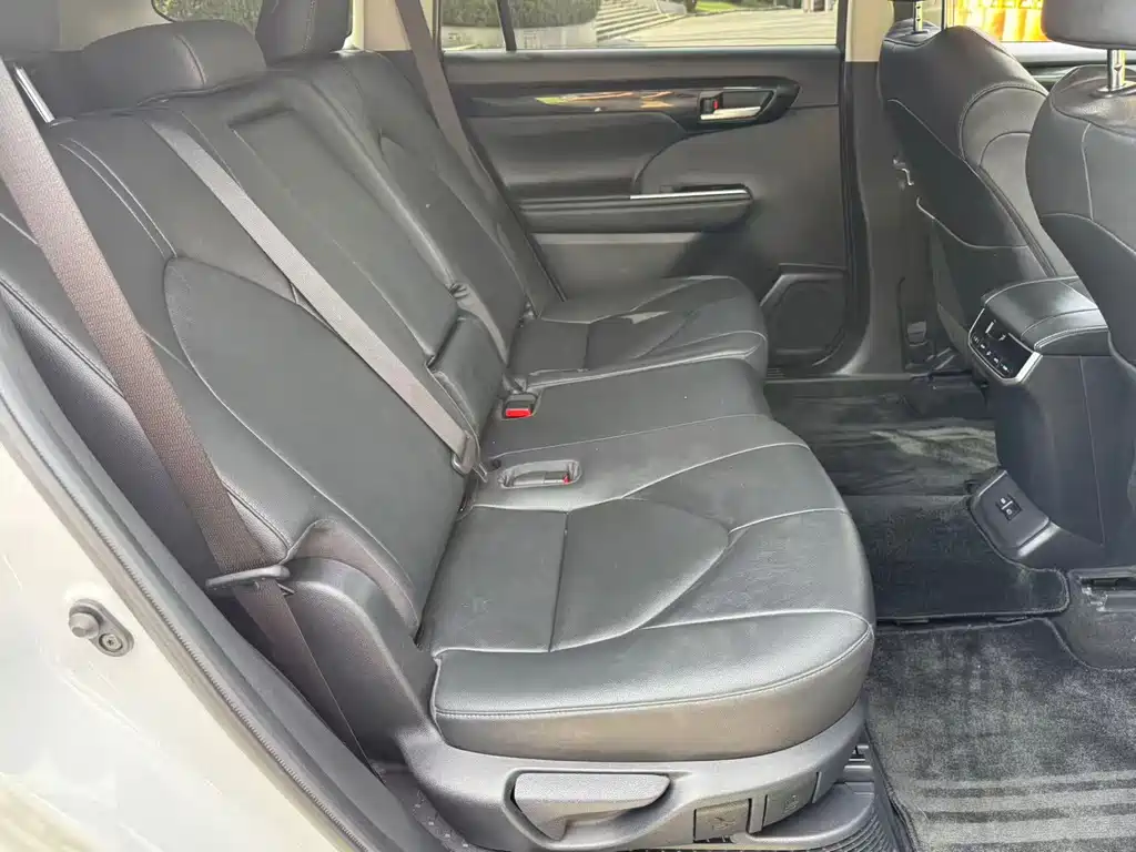 Toyota Highlander — миниатюра 12