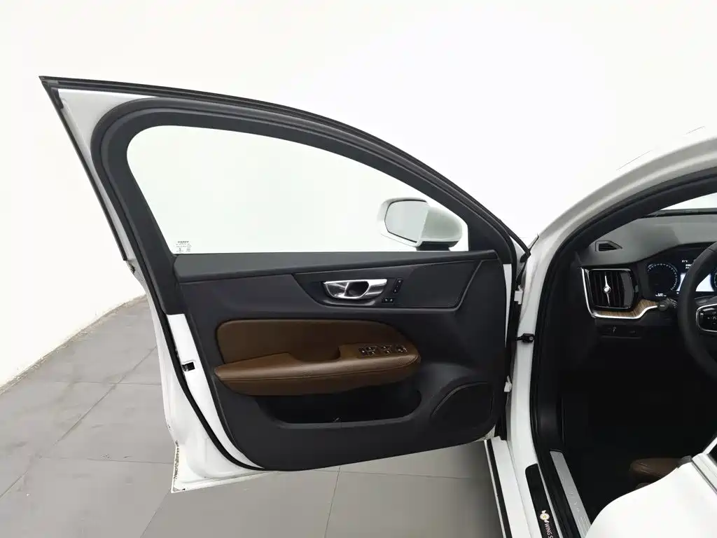Volvo S60 — миниатюра 8
