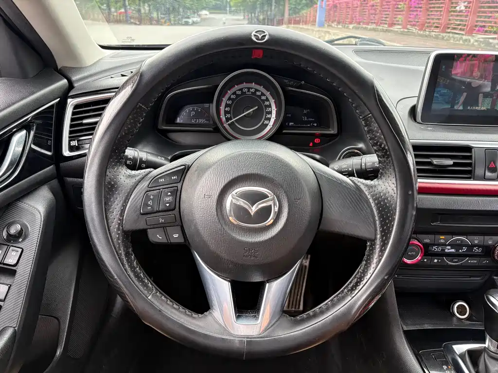 Mazda 3 Axela — миниатюра 17