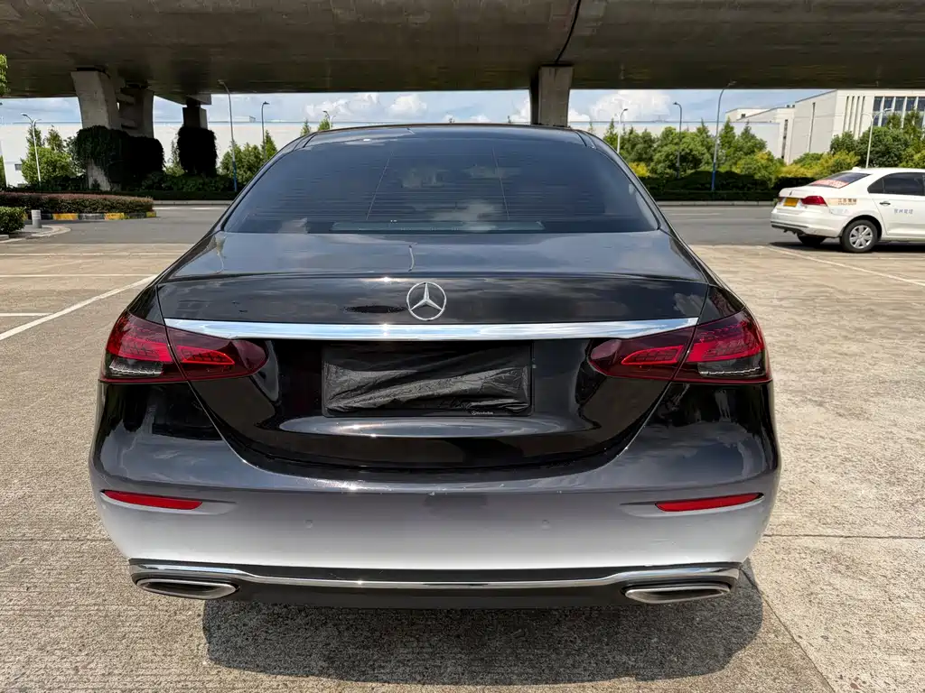 Mercedes-Benz E-Class — миниатюра 4