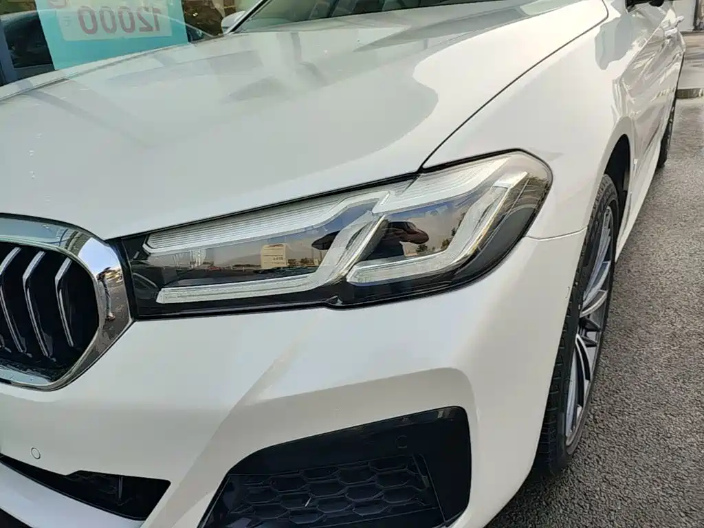 BMW 5 Series — миниатюра 24