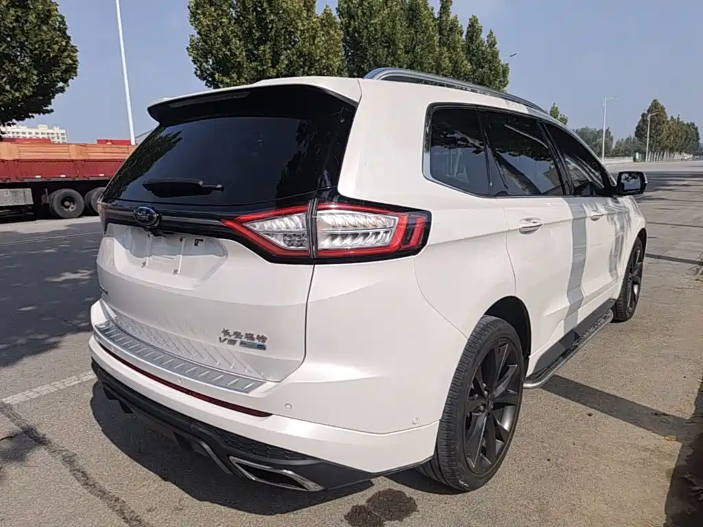 Ford Edge — миниатюра 7