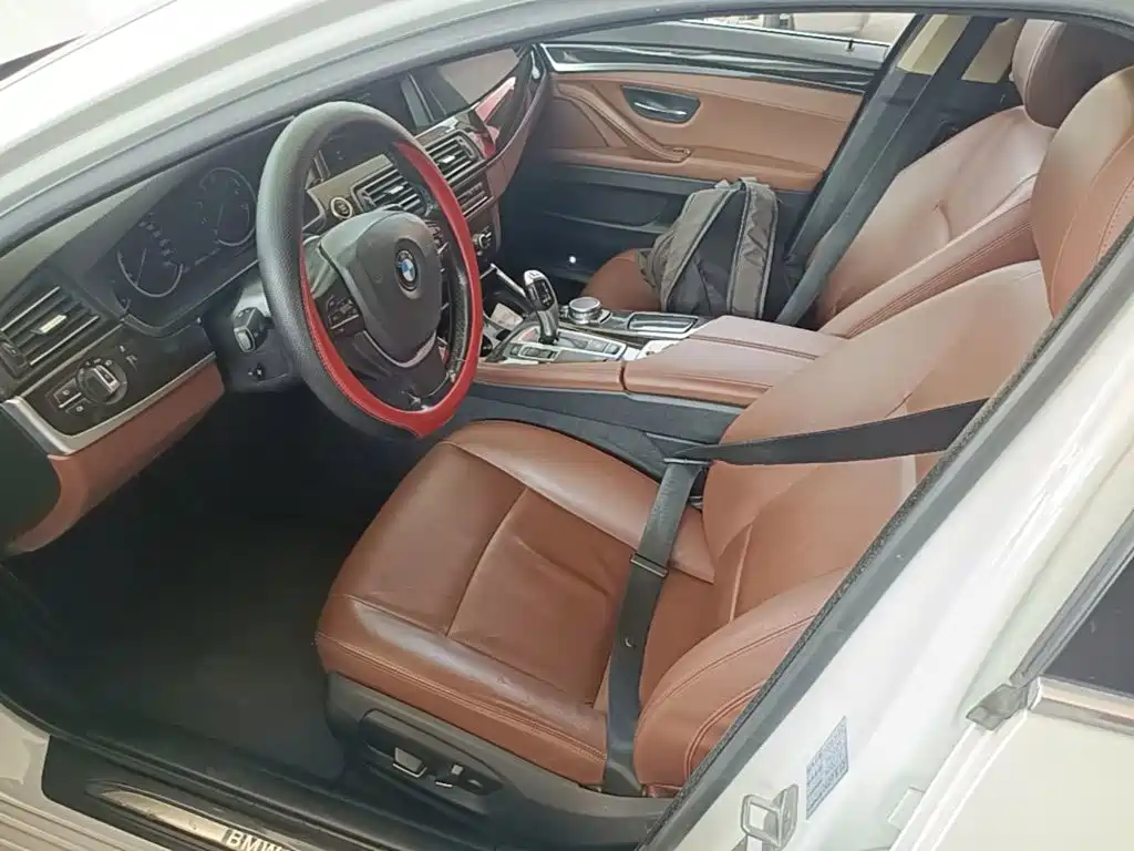 BMW 5 Series — миниатюра 15